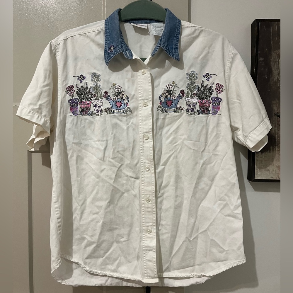 Vintage White Bobbie Brooks Button Down embroidered size medium